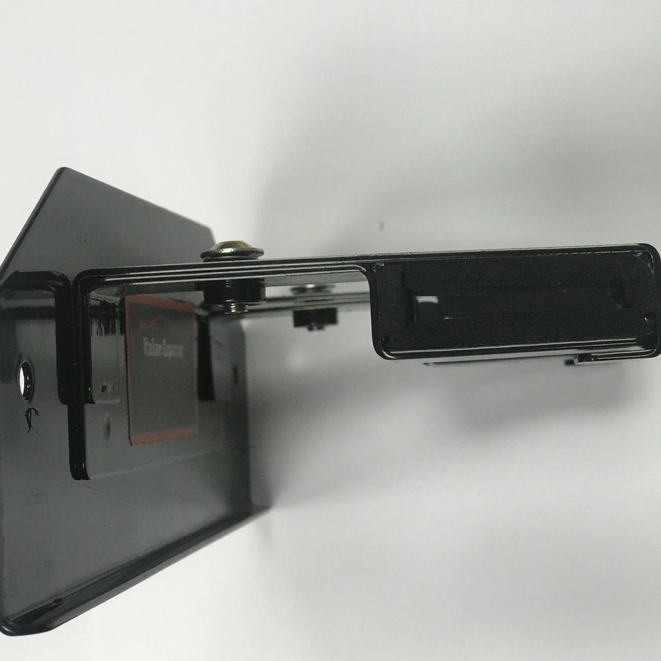 Montaje de licencia frontal Ferrari FF - Imagen 4 de 4