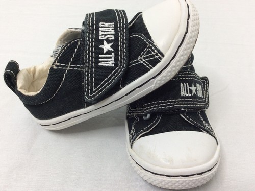 black converse white stitching