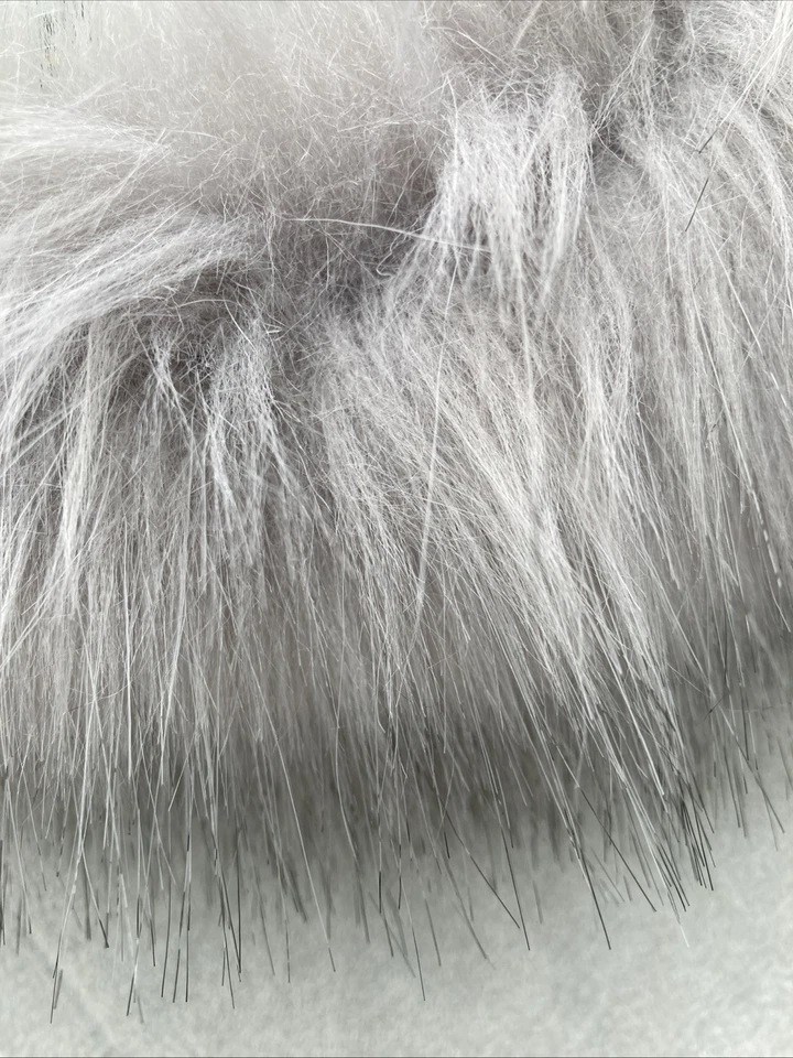 Jayley Collection Women's Silver Grey Suede and Faux Fur Poncho. One Size - Image 4 of 4