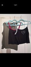 Women’s Black Solid Top 2XL Scoop Neck Sleeveless Heart Accent