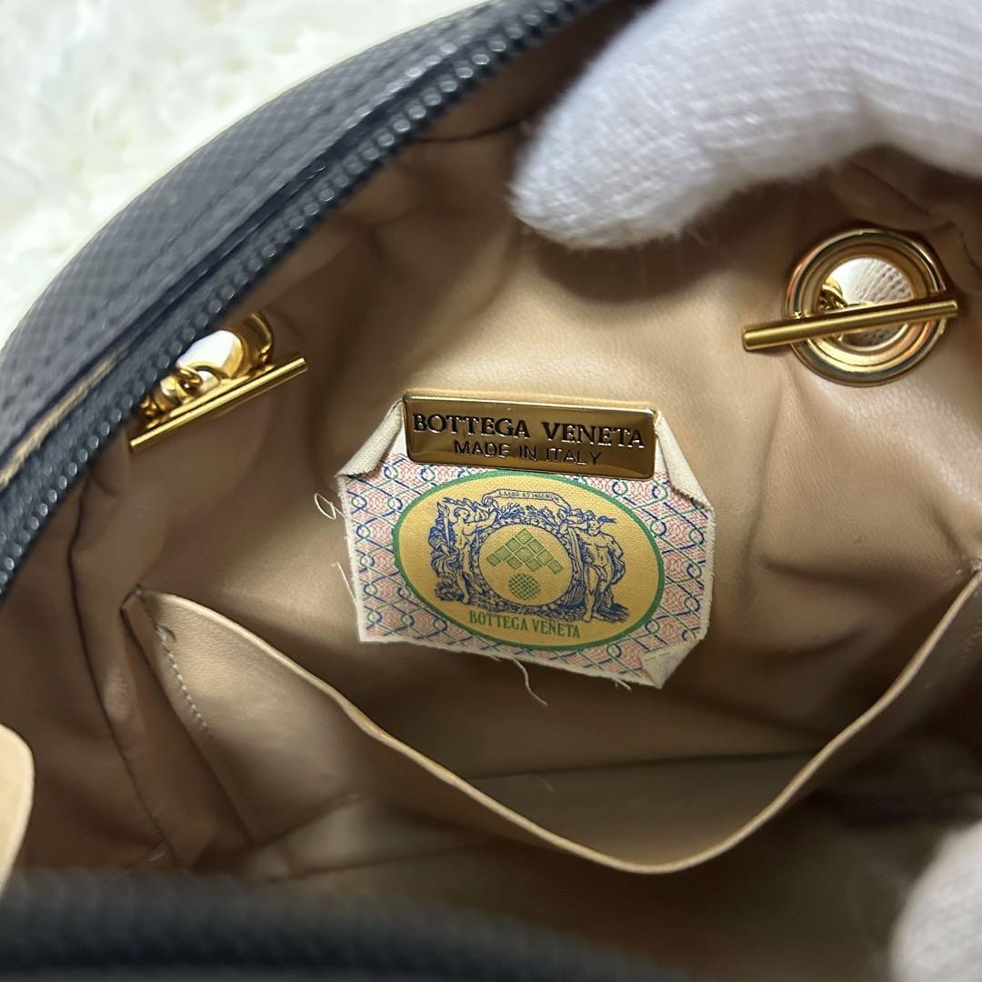 Bottega Veneta Mini Handbag In Intrecciato Black Leather