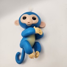 Fingerlings Interactive Baby Monkey Finger Toy Blue w/ White Hair WowWee 5"