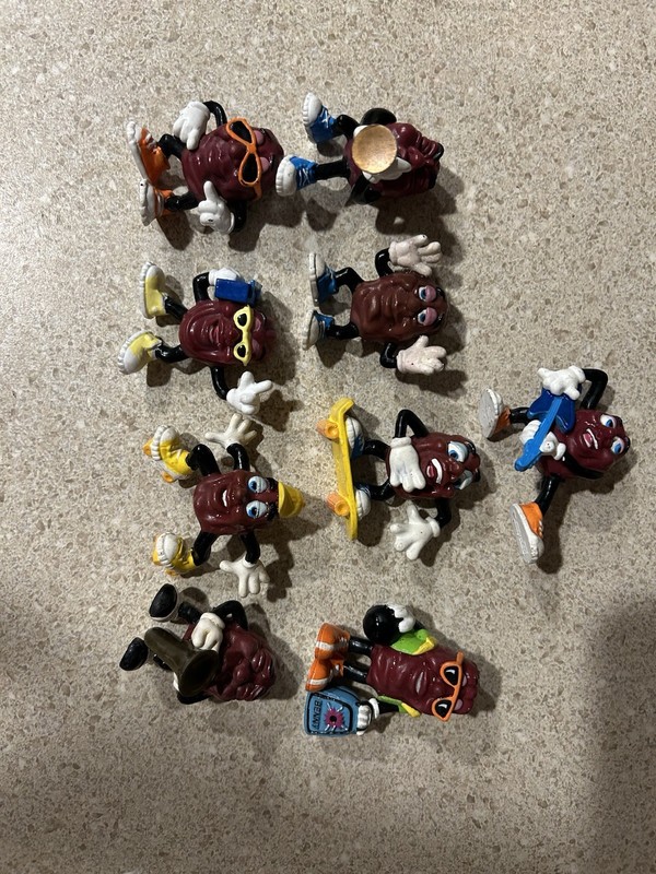 California Raisins Collectible Advertising Figurines Lot of 8 Fruit Theme