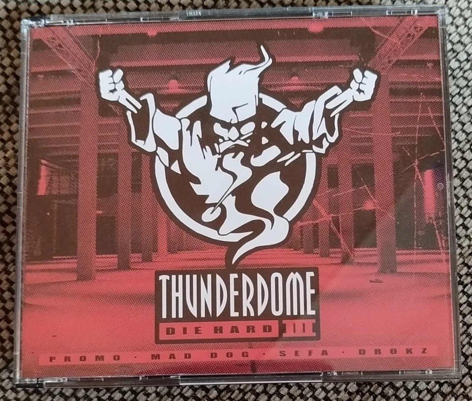 !!! CD Box Thunderdome XXXXV - Lesen !!!