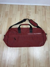 Tommy Hilfiger Duffel Bag / Red / Shoulder Strap
