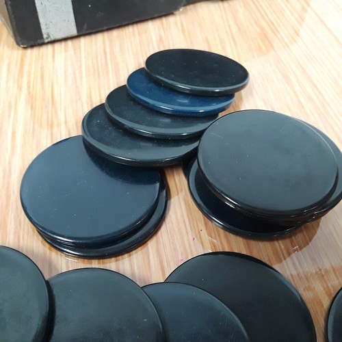 Vintage Bakelite Casino Poker Chips (91) Liscio 1,5" Rosso Giallo Bianco Nero - Foto 10 di 17