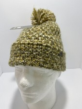 Igloos Beanie with Pom knitted Green yellow New with tags