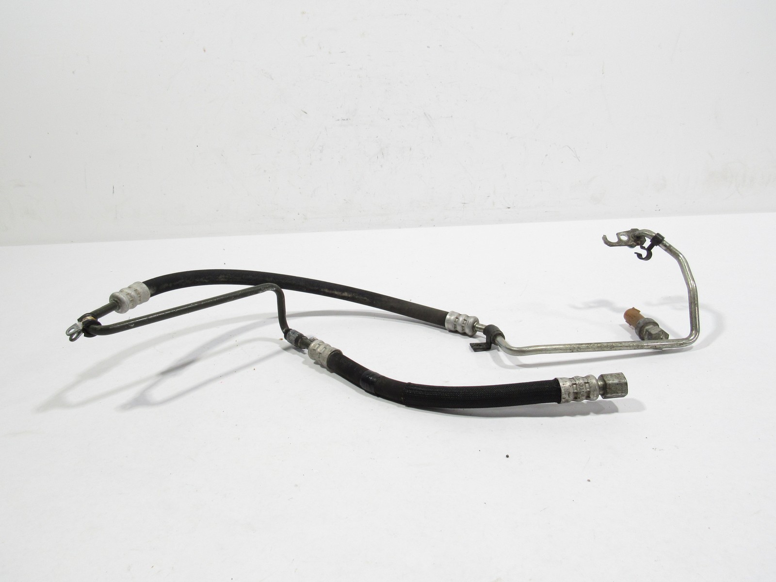 Aston Martin Vanquish 2014-2018 Power steering pipe