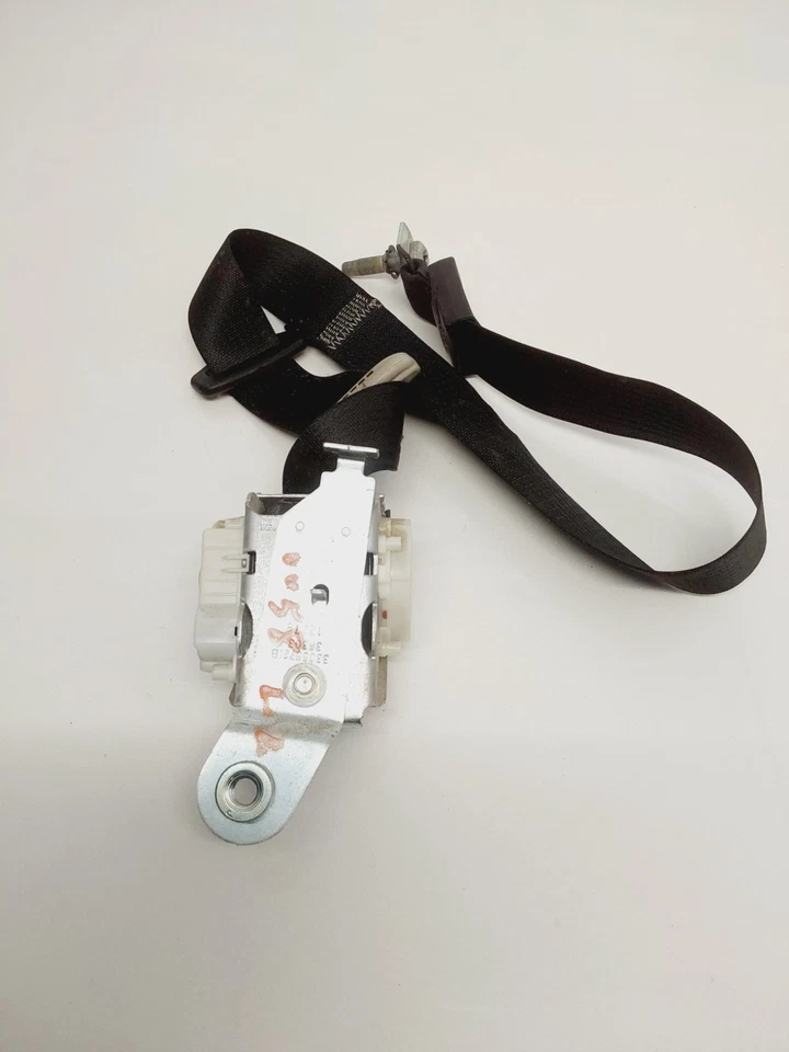 2013 Dodge Grand Caravan Rear Left Seatbelt Assembly OEM — 第 4/4 张图片