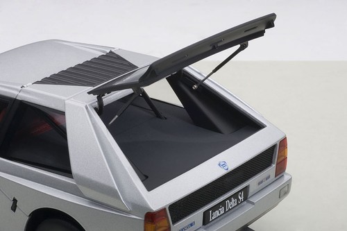 AUTOart 1/18 Lancia Delta S4 Stradale (Gray) - Picture 9 of 9