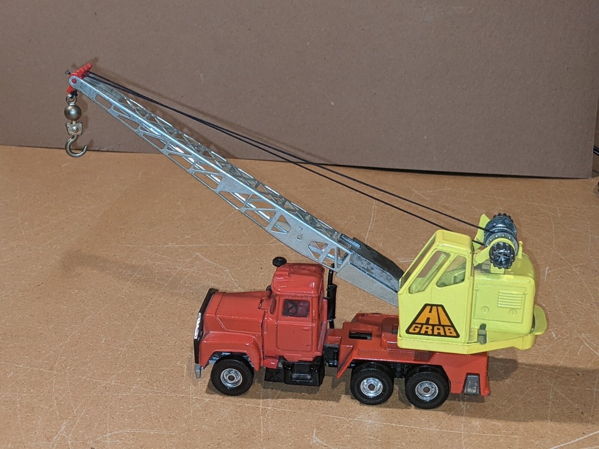 Excellent NM Vintage Corgi Major Mack Priestman Crane Truck # 1154