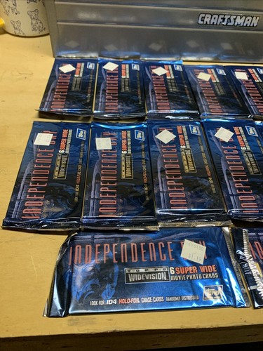 14x Independence Day 1996 Topps Widevision Movie Trading Card Sealed Packs Lot - Picture 2 of 7