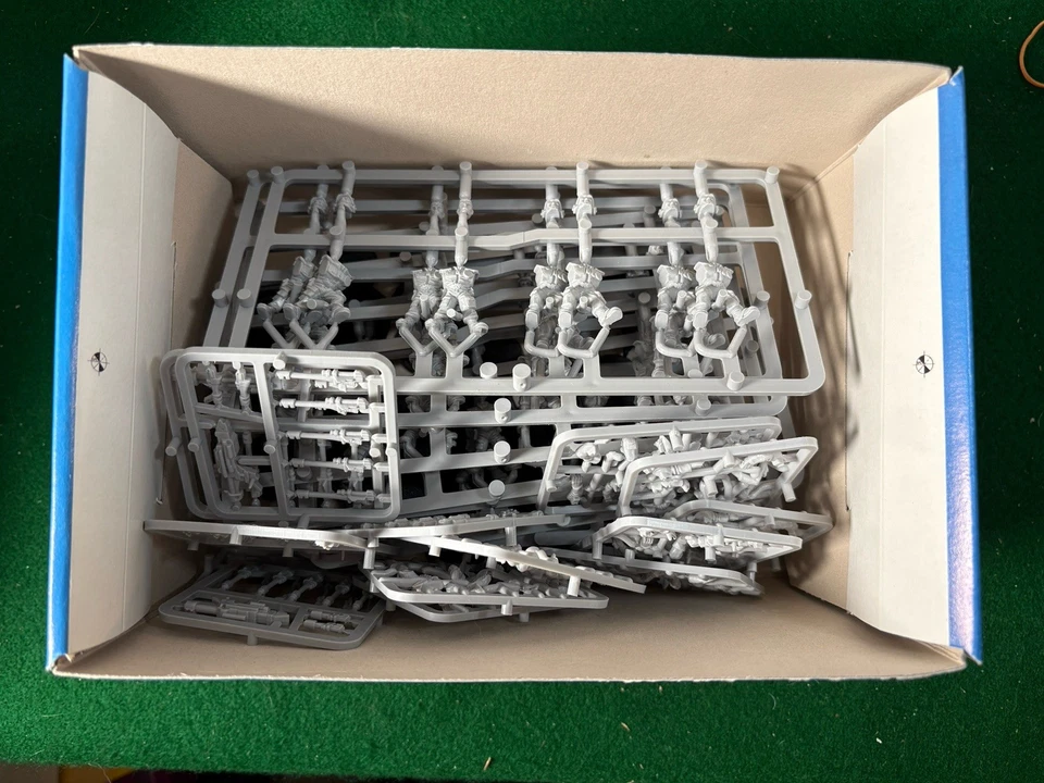 VINTAGE Warhammer 40K Imperial Guard Core Box - Rogue Trader Rare OOP Citadel - Image 2 of 2