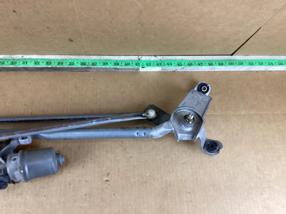 2015-2020 Toyota Sienna Windshield Wiper Linkage w/ Motor 85110-08030 OEM - Image 4 of 4