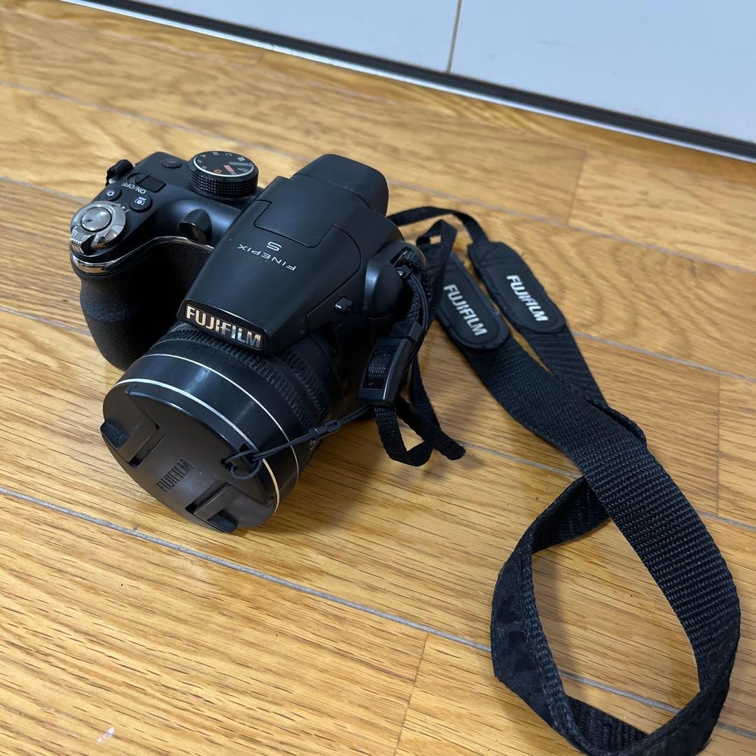 FUJIFILM FinePix S (良品） Fujifilm FinePix S Digital SLR Camera Excellent Condition Tested
