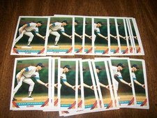 LOT OF 25 1993 TOPPS RYNE SANDBERG CARDS #3 CHICAGO CUBS