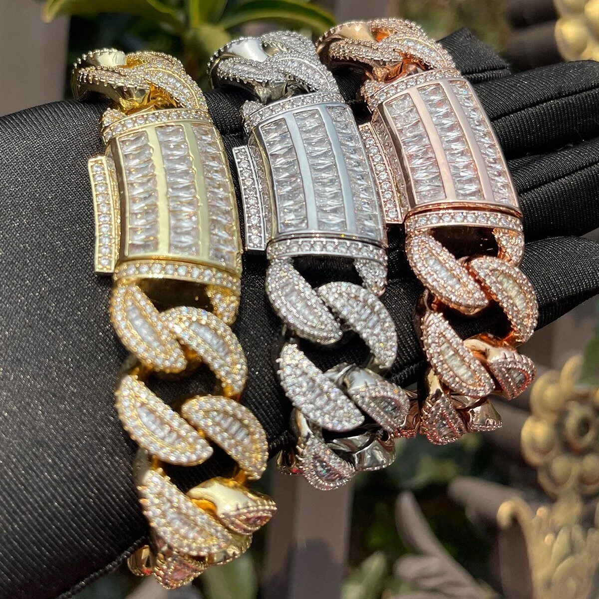 Bracelet ice shop