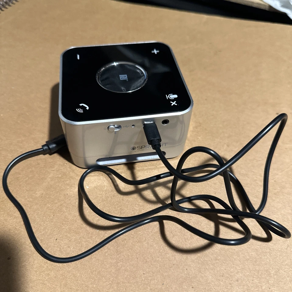 Spracht MCP-3030 White Conference Mate Wireless Bluetooth Speaker and USB Combo - Image 3 of 4