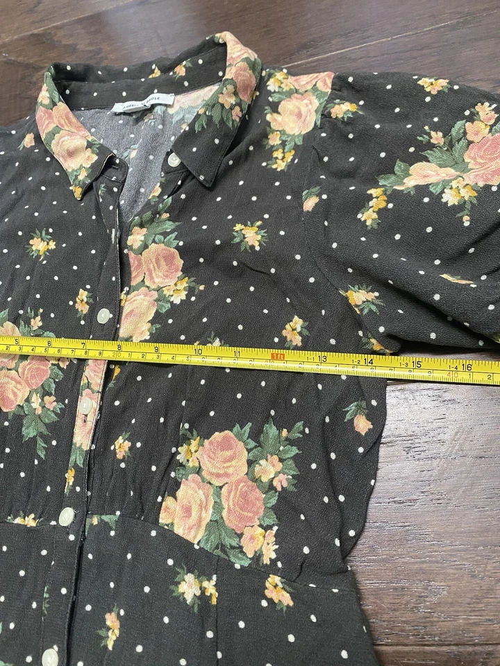 Vestido floral a lunares AMERICAN EAGLE mujer talla pequeña estilo vintage tendencia ahora Foto 2 de 4