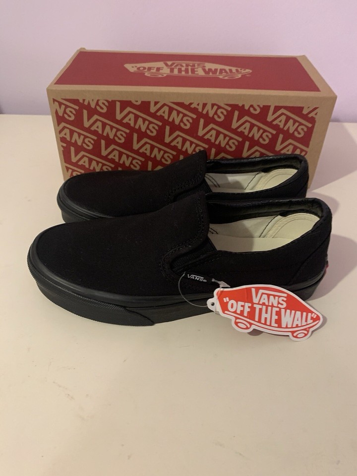 Vans "Classic SlipOn" Sneakers (Black/Black) Men's /Woman’s Unisex Low