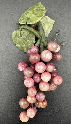 Vintage Pink Purple Mauve Stone Grape Bunch Cluster Grapes 3 Carved Leaves - Picture 1 of 14