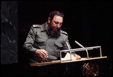Photo:Fidel Castro speaking at United Nations, New York 9