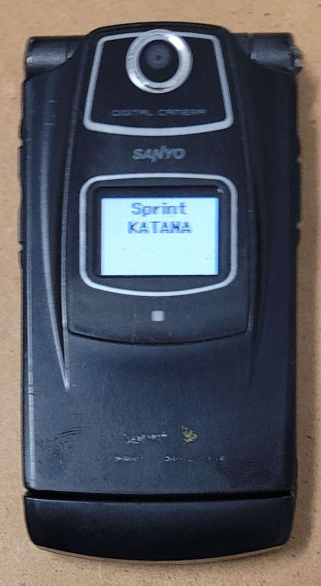 Sanyo Katana SCP-6600 - Black ( Sprint ) Very Rare Cellular Flip