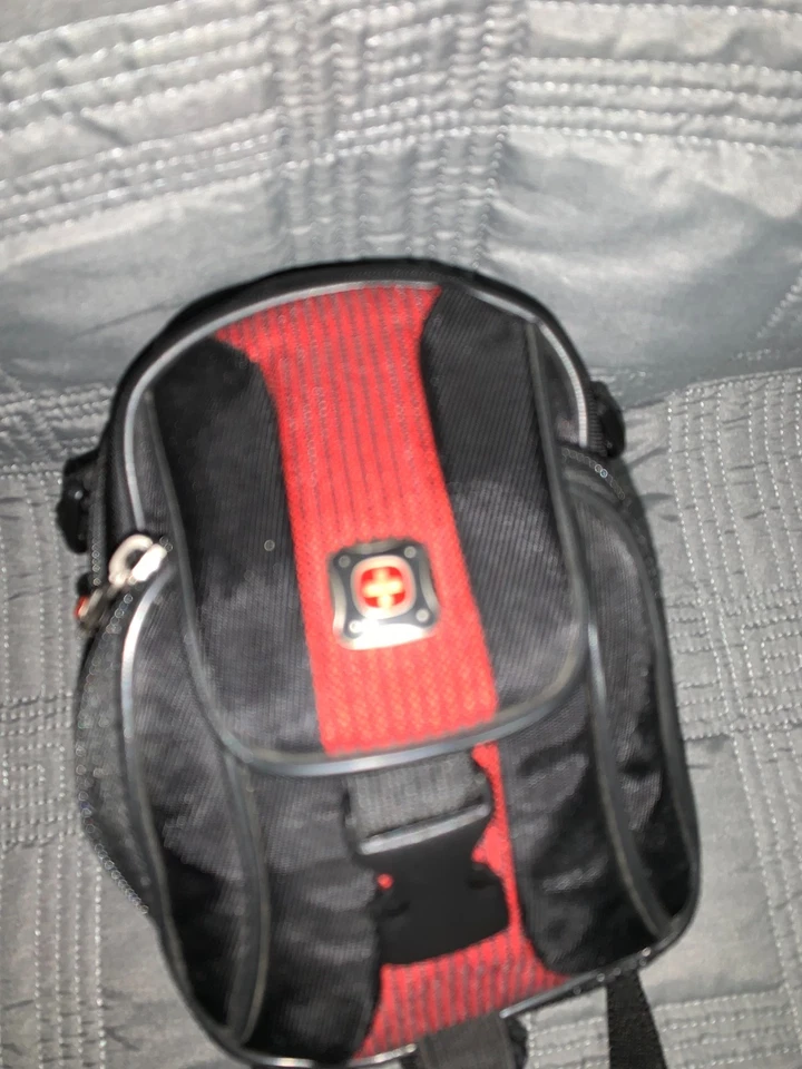 Estuche para cámara SLR Swiss Gear by Wenger The Scope de nailon con correa GA-7812-13 Foto 2 de 4