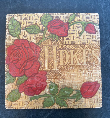 VINTAGE WOODEN  HDKFS PYROGRAPH HANDKERCHIEF Red Roses Square Lid Plank