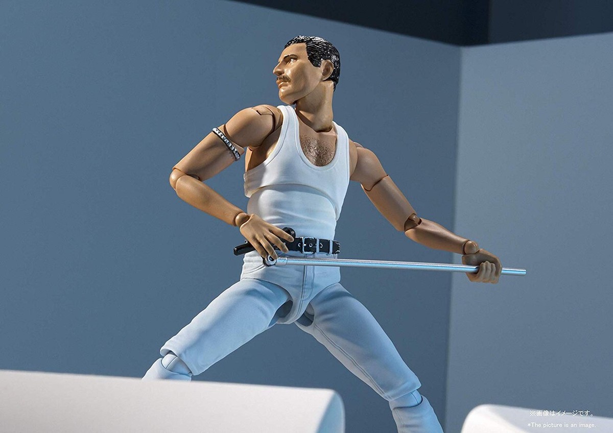 Freddie Mercury アクションフィギュア SHFiguarts Bandai BAS58727 Queen: Freddie Mercury Live Aid Ver S.H.