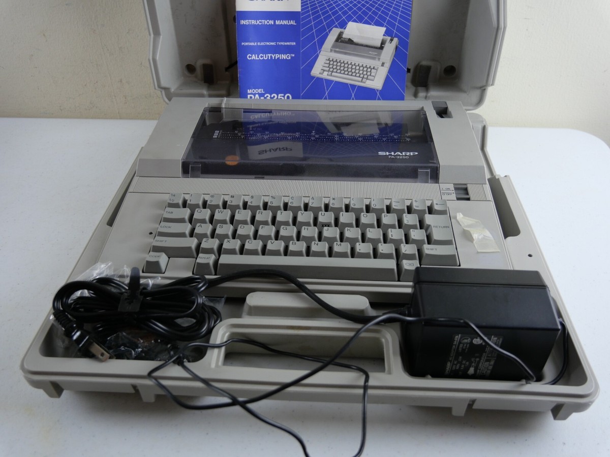 SHARP PA-3250 Portable Electronic Typewriter, AC Cord, Case
