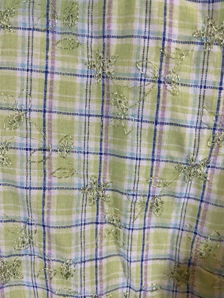 Blusa para mujer Lemon Grass manga corta grande verde a cuadros bordada con botones Foto 3 de 4