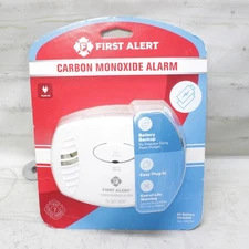 First Alert Carbon Monoxide Plug-In Alarm with Battery Backup 1039734 New Sealed