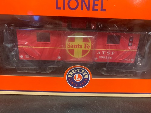 LIONEL 6-83181 SANTA FE CABOOSE ILLUMINAZIONE INTERNA NUOVA IN SCATOLA - Foto 2 di 3