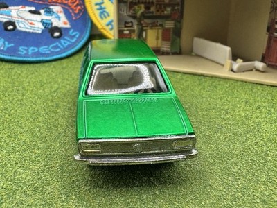 Siku VW Passat Variant Wagon 1029 Green Blue Windows Volkswagen