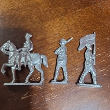 Toy Soldiers 3 flat-like metal, lead , soldiers on horses