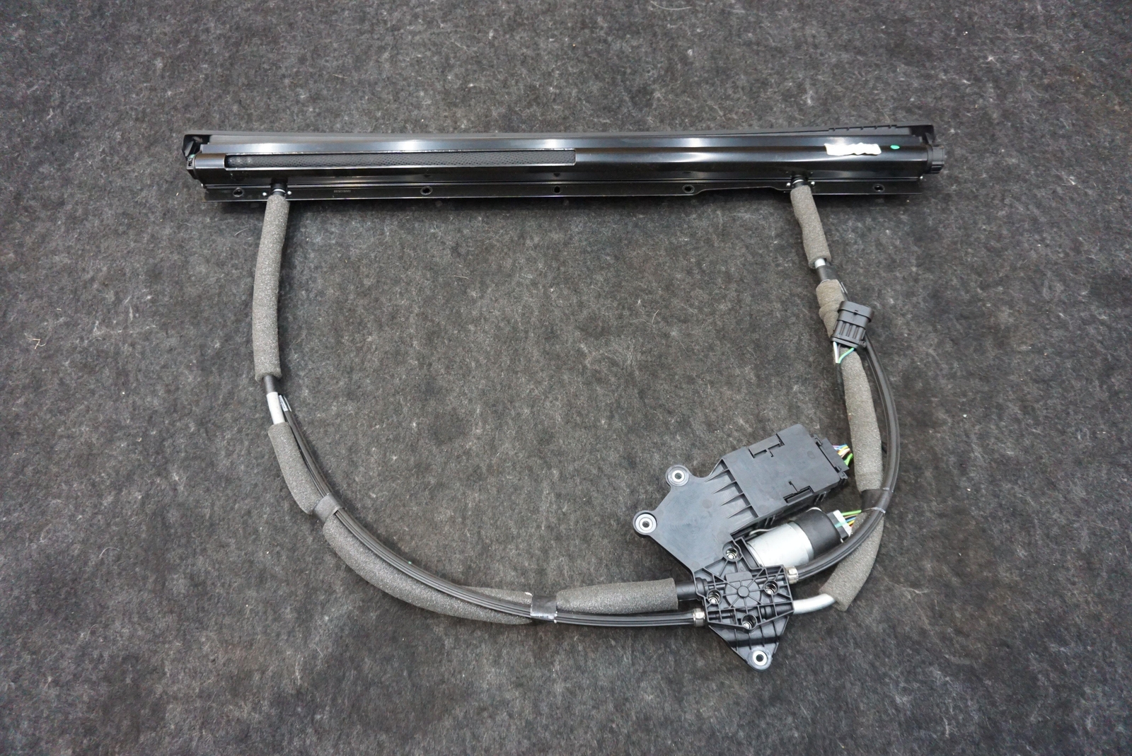 Rear Left Window Sunshade Assembly 670043162 Maserati Quattroporte S M156 13-17+