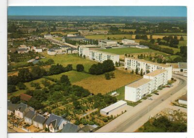 BEAUMONT sur SARTHE les H.L.M. et le C.E.S