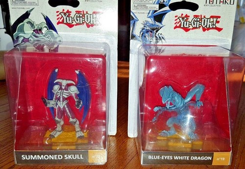 Totaku Yu-gi-oh! Dragón Blanco Ojos Azules #19 y Calavera Invocada #22 Primera Edición - Imagen 1 de 5