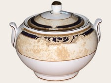 Zuccheriera Wedgwood Cornucopia e coperchio squat bicentenario usata pochissimo fuori produzione