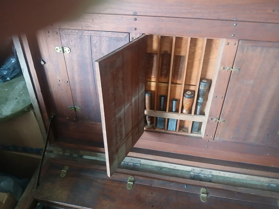 Baúl antiguo de carpintero maestro vaporero único en su clase. Foto 4 de 4