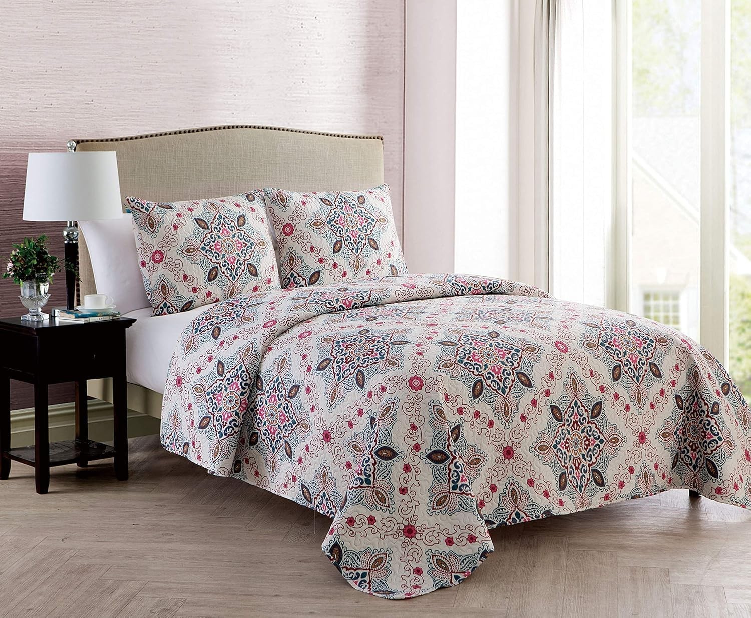 - Quilt Set, 3-Piece Reversible Medallion Bedding with Match
