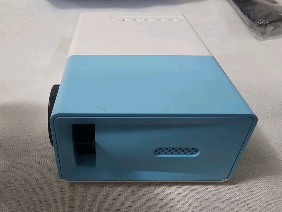 1080P 2MP HD LED Projector Home Theater Cinema USB HDMI AV SD Mini Portable - Image 4 of 4