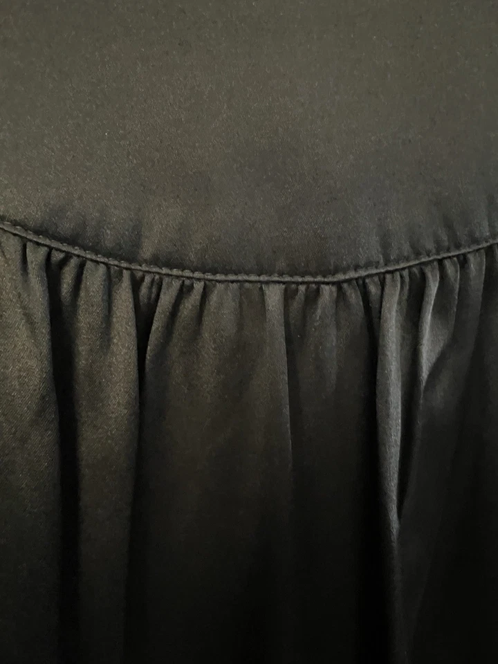 VINCE. Silk Smocked Pullover Dress Black Small - Image 4 of 4