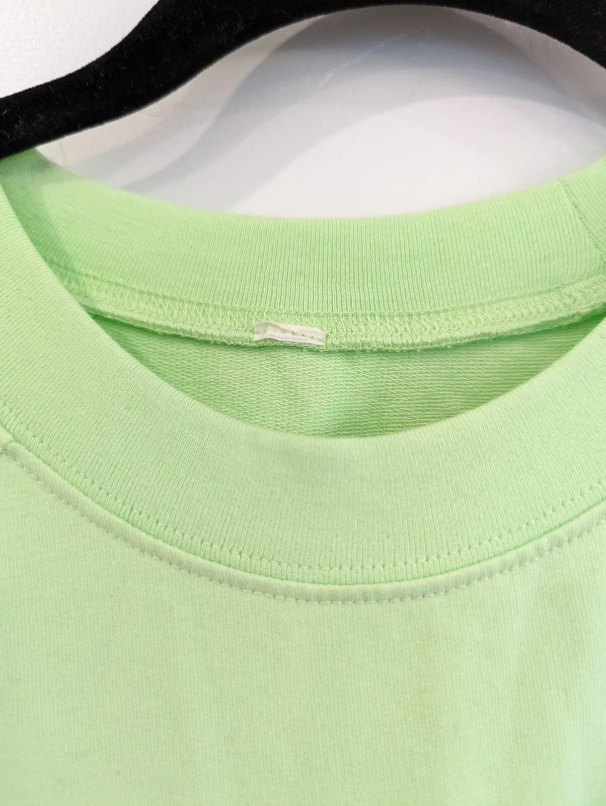alo-yoga cropped long sleeve raw hem soft comfort sweater