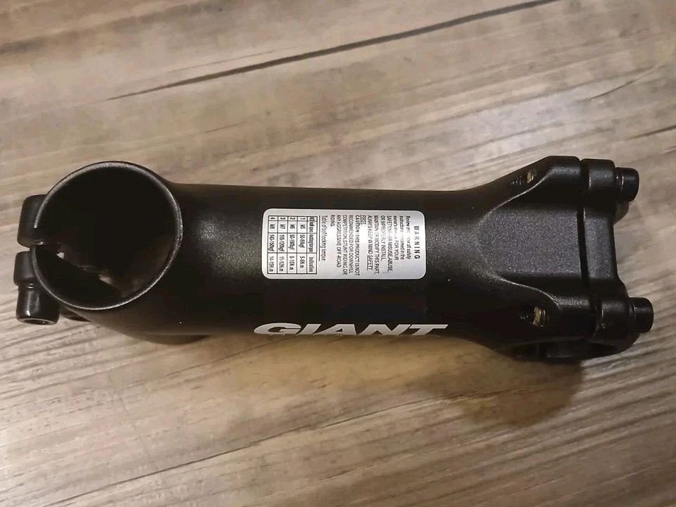 Vástago de bicicleta gigante 26,0 mm x 100 mm x 7 grados de elevación 9-10N.m H1301C 5-6N.m Foto 2 de 4