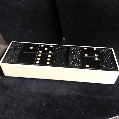 Vintage Dominosteine in Creme Baker Lite Box