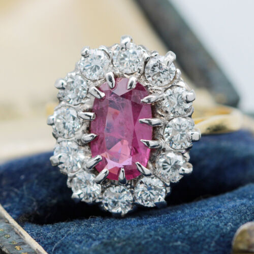 Vintage Ruby and 1.28ct Diamond Cluster Ring in 18ct Gold - Afbeelding 1 van 10