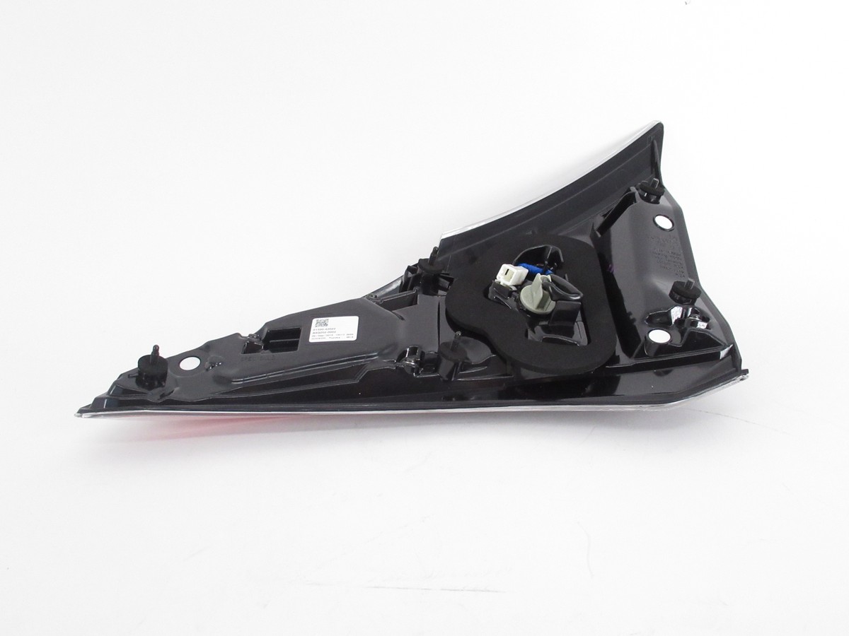 Voyager53　1223 Genuine OEM Toyota 81591-42022 Driver Inner Tail Light