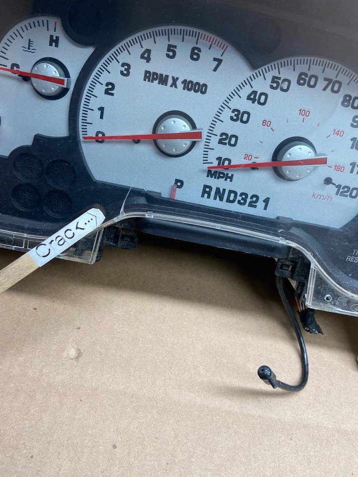 Cuadro de instrumentos Mercury Mountaineer MPH 2002 velocímetro OEM T4306 DG Foto 2 de 4